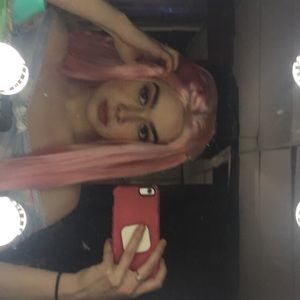 Meet your Posher, Naomi